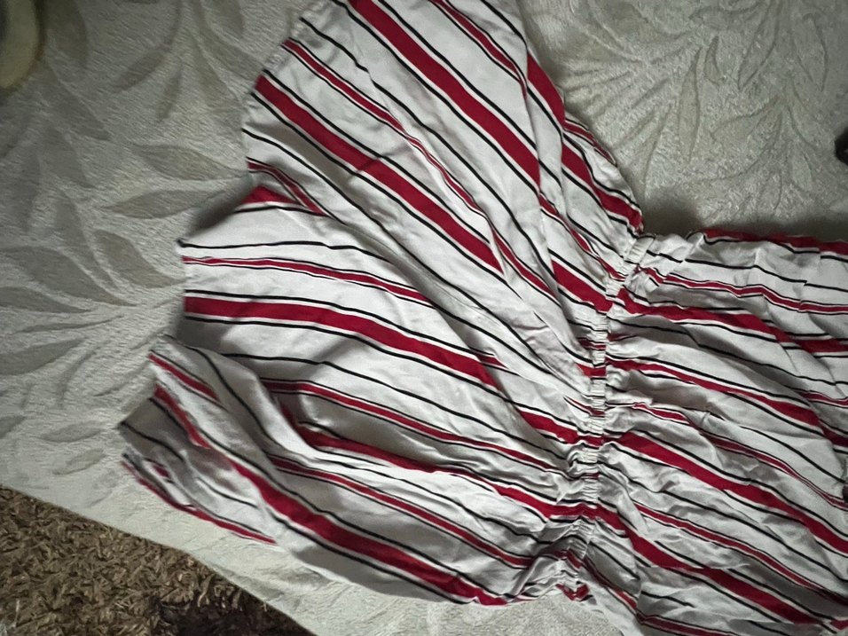 Çizgili Pilili Kırmızı Mini Tulum - Görsel 3