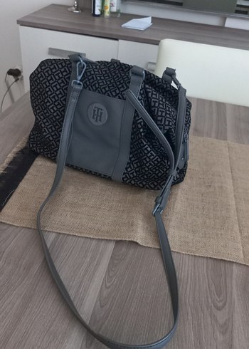 Tommy Hilfiger Gri Desenli Kadın Çanta Tokalı