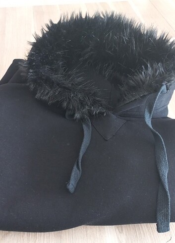 Kapsonlu sweat