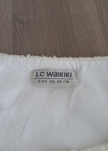 6 Yaş Beden ten rengi Renk Lc waikiki yelek