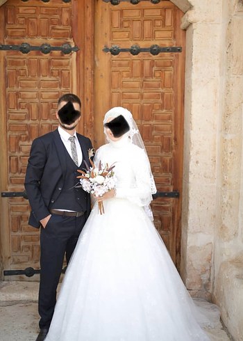 42 Beden Uzun Beyaz A Kesim gelinlik