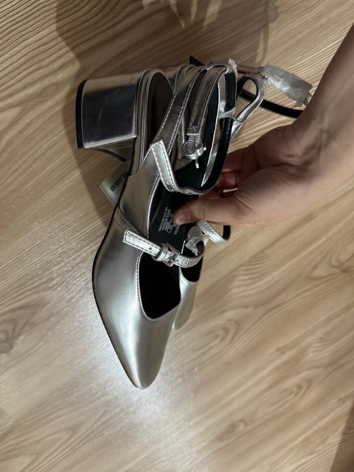 Gri Metal Tokalı Blok Topuklu Kadın Abiye Ayakkabı - Görsel 2