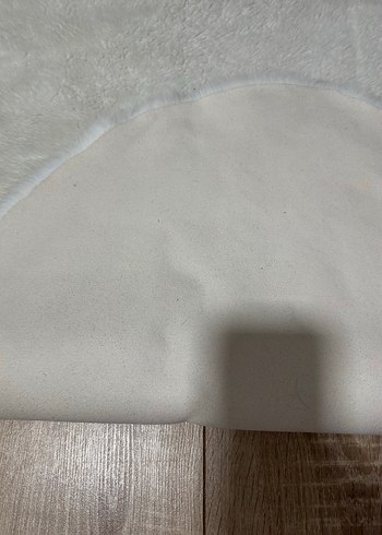 Kırık beyaz peluş kilim - Görsel 2