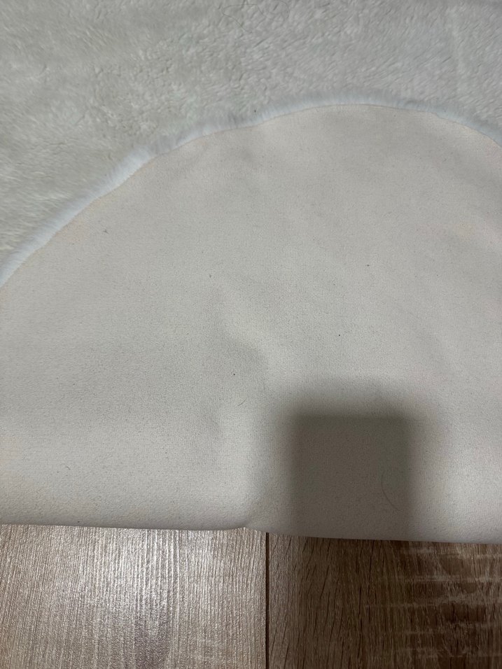 Kırık beyaz peluş kilim - Görsel 2