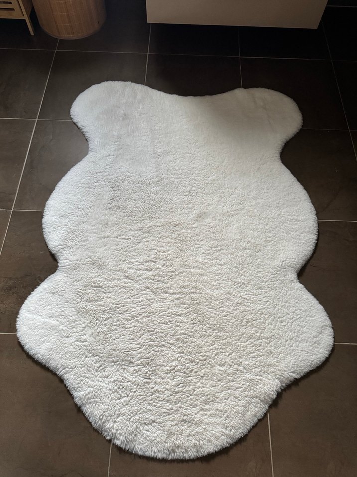 Kırık beyaz peluş kilim - Görsel 5