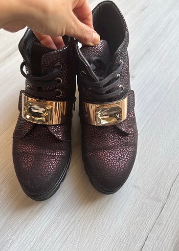 Bordo Deri Yılan Desenli bot - Görsel 3