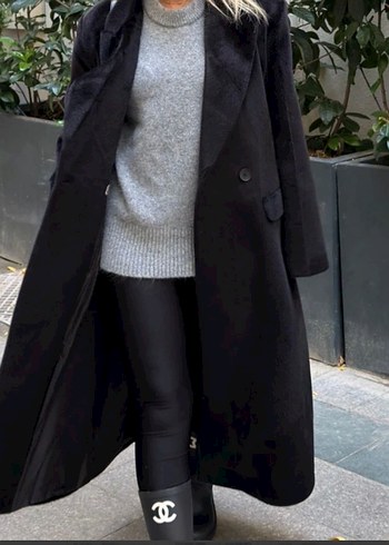 Uzun Siyah Çift Düğmeli Kaban - Görsel 4