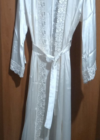 Krem İşlemeli Uzun Kadın Sabahlık - Görsel 3