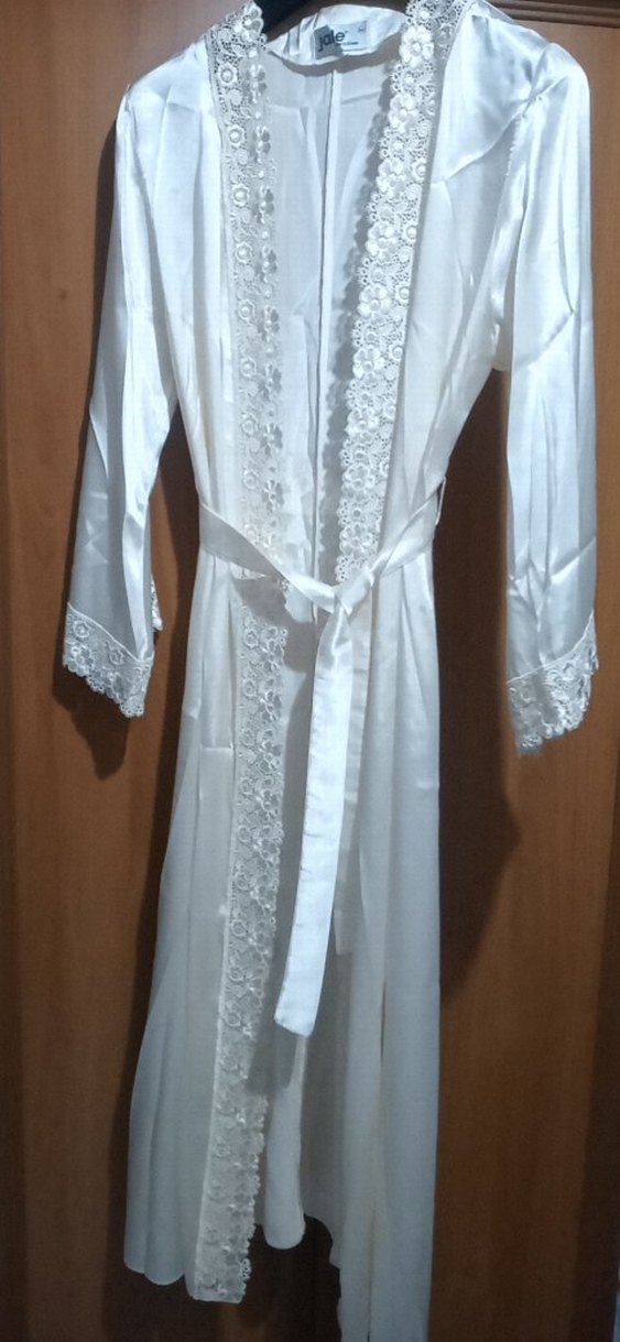 Krem İşlemeli Uzun Kadın Sabahlık - Görsel 3