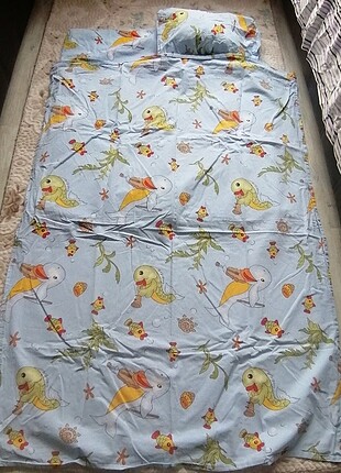 El yapımı yün bebek yorganı 