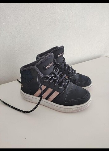 Adidas çocuk bot