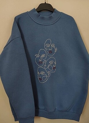 Faces Sweatshirt 