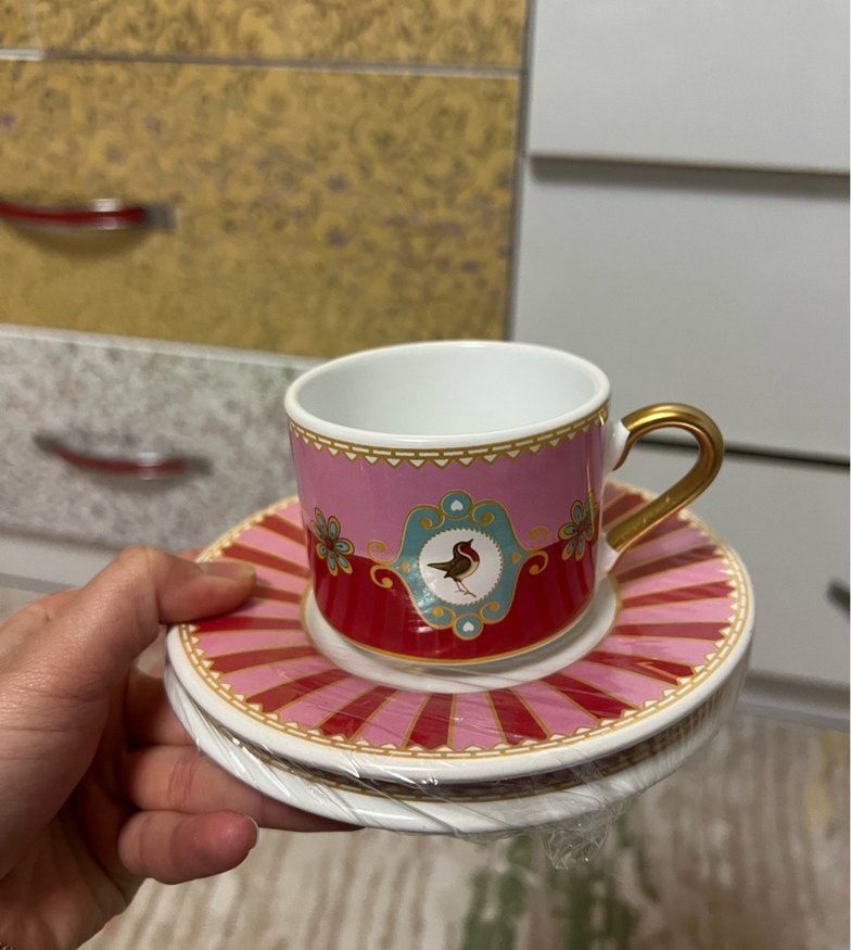 Pembe Desenli Kahve Fincanı ve Tabağı - Görsel 2