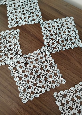 Beden El Yapımı Beyaz Dantel Dekoratif Örtü