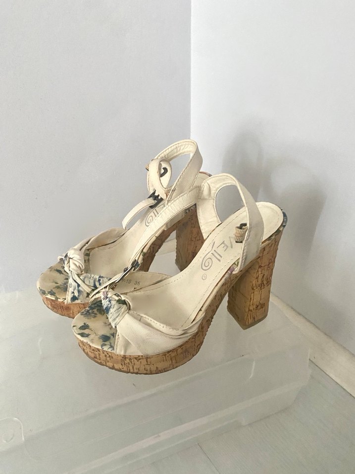 Bej çiçek Desenli Platform Topuklu Kadın Ayakkabı - Görsel 2