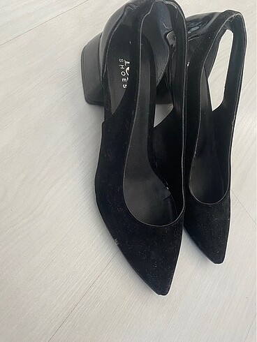 35 Beden siyah Renk FOX SHOES 36 numara siyah topuklu ayakkabı