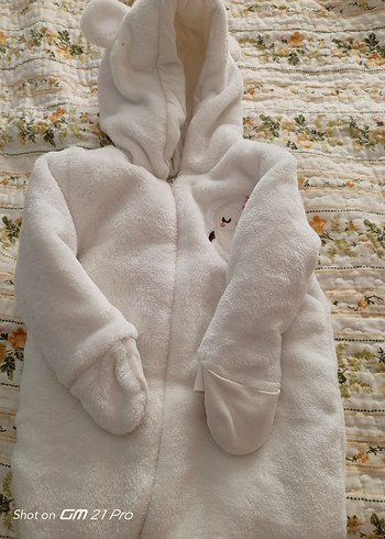 Beyaz Kapüşonlu Bebek Tulum - Görsel 2