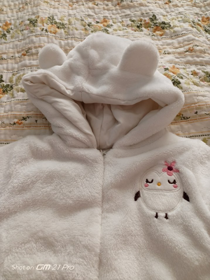 Beyaz Kapüşonlu Bebek Tulum - Görsel 3