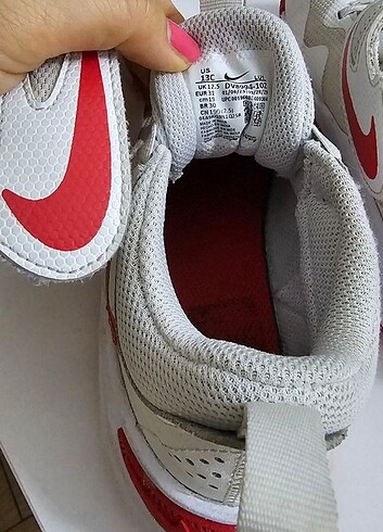 31 Beden beyaz Renk Nike spor ayakkabi