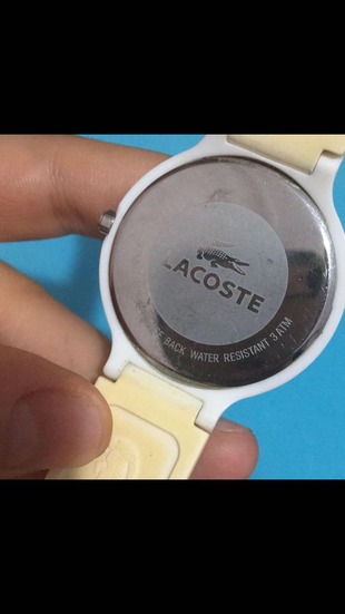 Lacoste saat