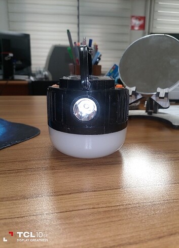 Güneş ışığı ile çalışan LED ışık ve şarj aleti 