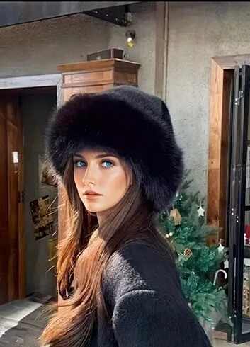 Siyah kurk şapka 