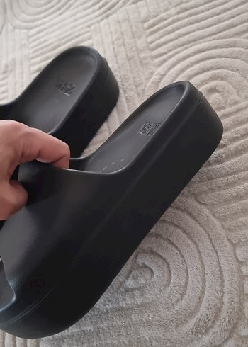 Zara Siyah Platform Topuklu Kadın Terlik