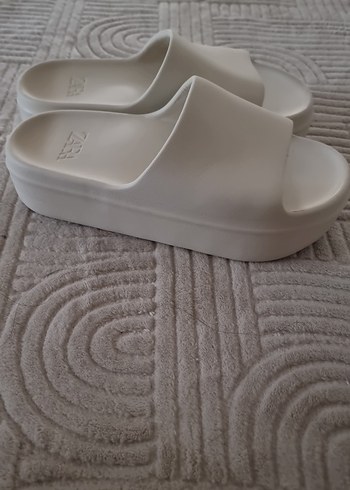 Zara Beyaz Platform Topuklu Kadın Terlik