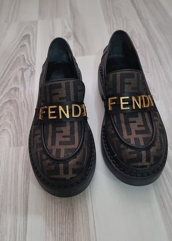 kadin fendi loafer