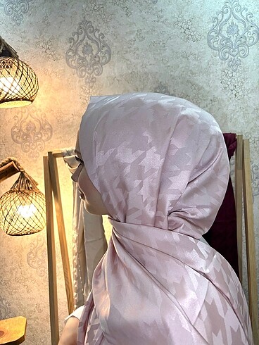 Jakarlı kazayağı desen pudra şal