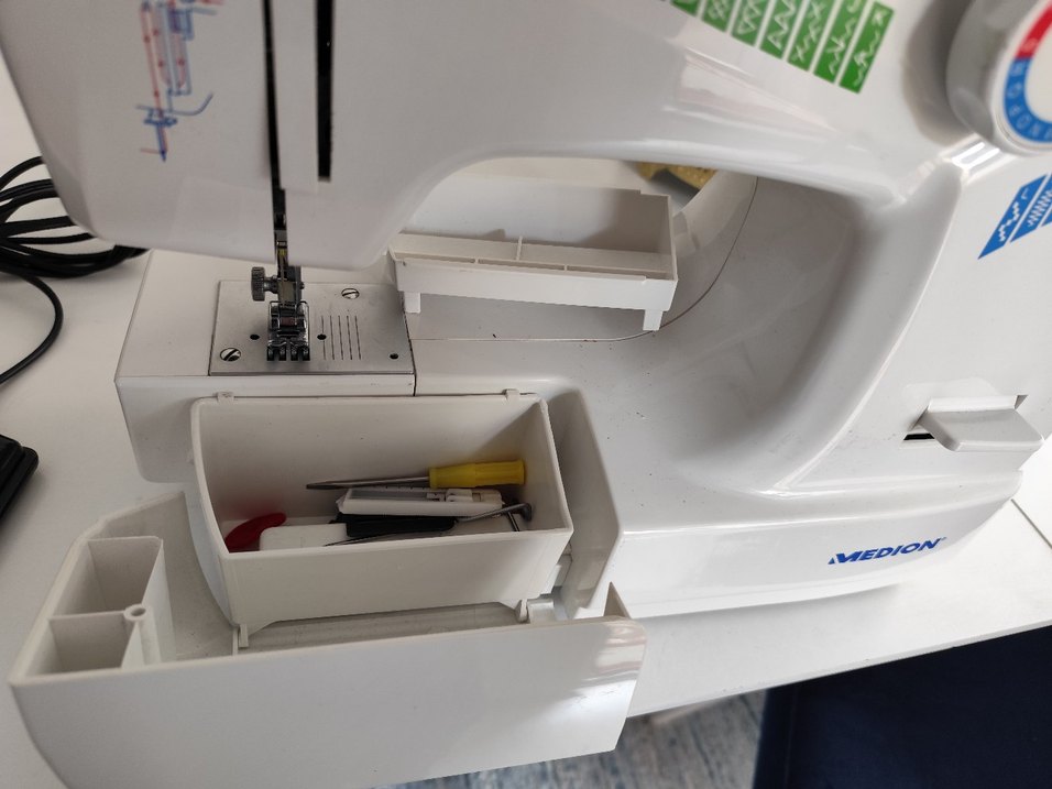 Beyaz Medion Dikiş Makinesi - Görsel 3