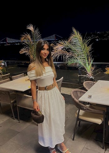 Beyaz Kemerli Uzun Askısız Elbise - Görsel 2