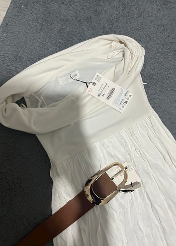 Beyaz Kemerli Uzun Askısız Elbise - Görsel 3
