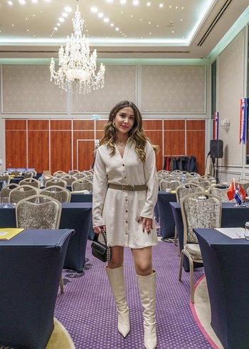 Bej Kemerli Beyaz Kadın Keten Midi Gömlek - Görsel 2