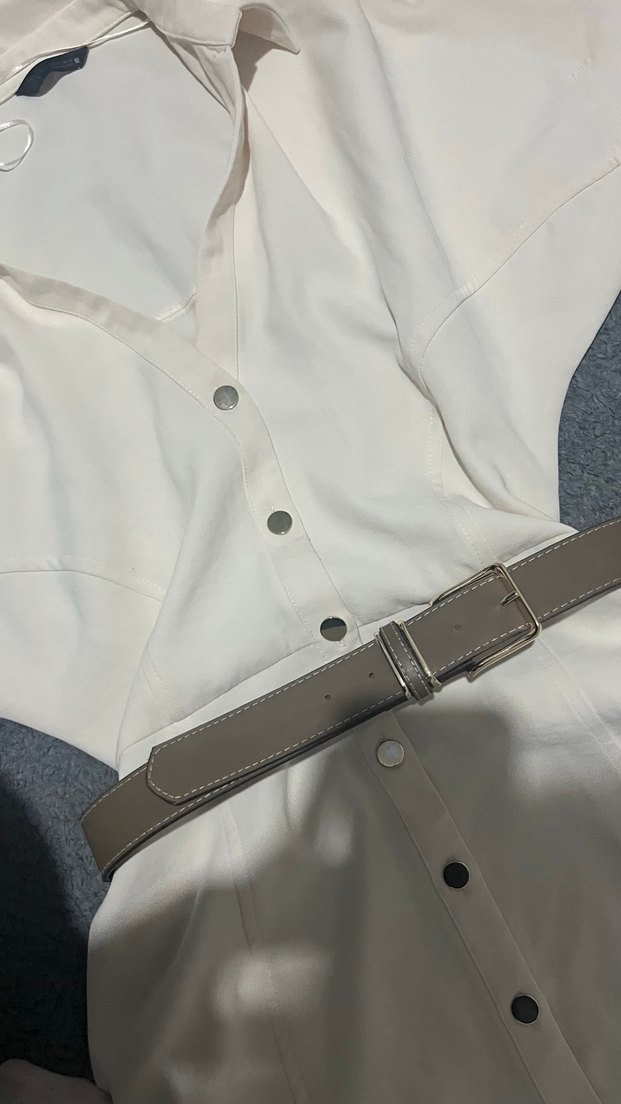 Bej Kemerli Beyaz Kadın Keten Midi Gömlek - Görsel 4