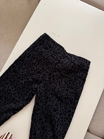 s Beden siyah Renk Leopar desenli pantolon