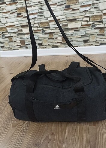 Orjinal Adidas Spor çantası 