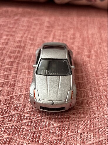 Nissan Z 1:64