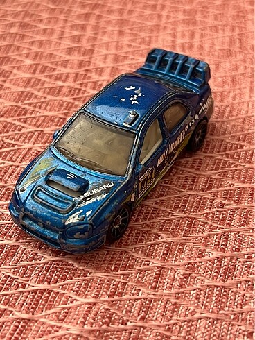 Subaru Hotwheels 1/64