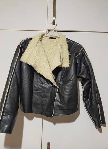 Bershka Suni deri ceket