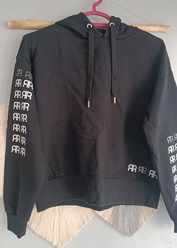 Siyah Kapüşonlu Baskılı Kadın Sweatshirt