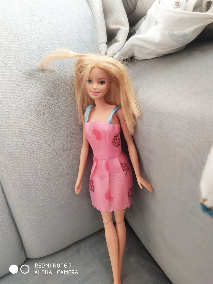 Pembe Elbiseli Bebek - Görsel 3