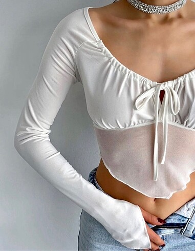Urban Outfitters el göğüs tül detay crop top