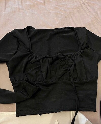 m Beden göğüs detay crop top