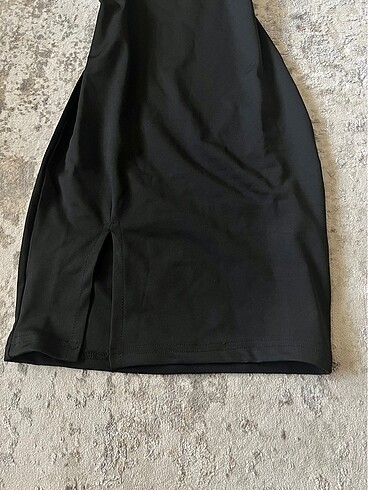 Sheinside boyundan askılı elbise