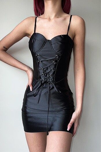 Urban Outfitters beli ipli korse detay elbise