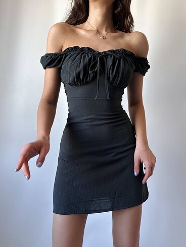 Urban Outfitters göğüs detay elbise