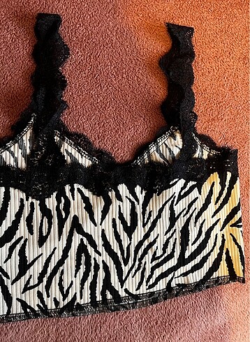 m Beden beyaz Renk dantel detay crop top