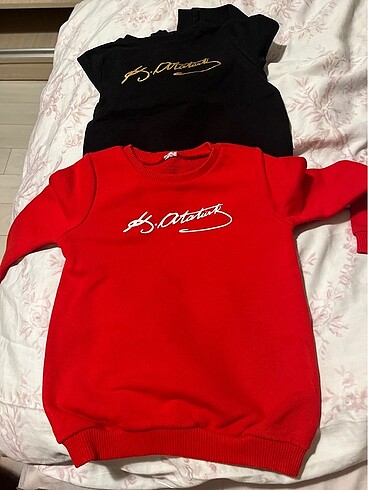 4 Yaş Beden 2 adet Atatürk yazılı sweatshirt