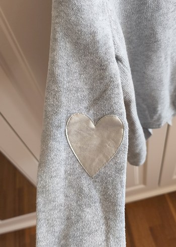 Gri Kız çocuk Uzun Kollu Dirsekleri kalp deri detaylı Hırka - Görsel 3